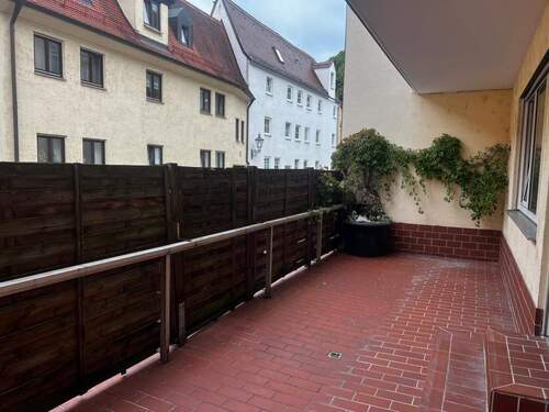 19 m² Terrasse - alte Brüstung - 