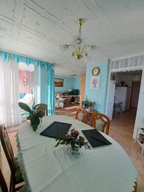 Wohn- u. Esszimmer - Helle 3,5 Zimmer Wohnung mit Balkon und Garage in Schwäbisch Gmünd