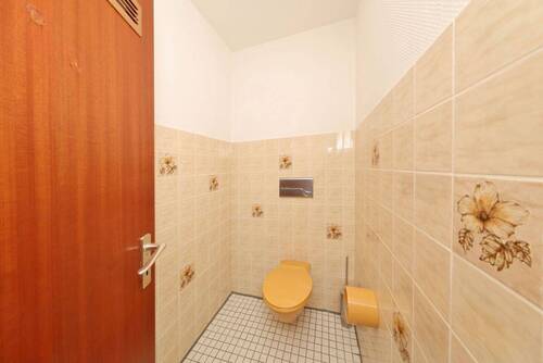 WC - 