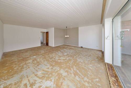 Wohn-/Esszimmer - 