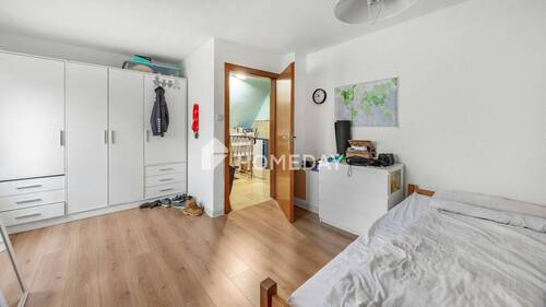 1. OG Schlafzimmer 2 - 