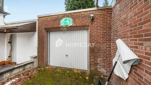 Garage - 7 Zimmer Einfamilienhaus zum Kaufen in Wegberg