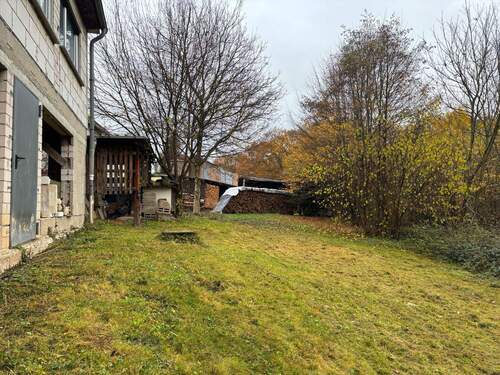 Rückansicht - Mehrfamilienhaus, Wohnhaus mit 172,00 m&sup2; in Windeck zum Kaufen