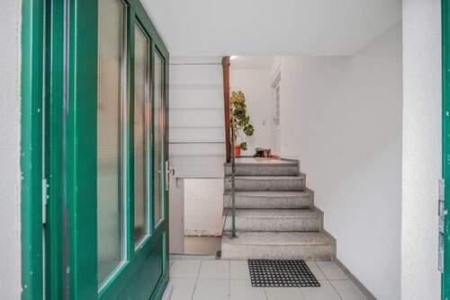 Treppenhaus - 3 Zimmer Etagenwohnung zum Kaufen in Überlingen