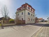 Außenansicht - Attraktives Zweifamilienhaus mit großem Grundstück in begehter Wohnlage von Roth