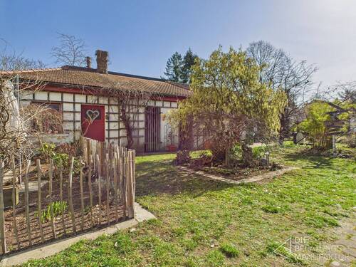 Blick auf den Schuppen - Mehrfamilienhaus, Wohnhaus mit 211,00 m&sup2; in Roth zum Kaufen