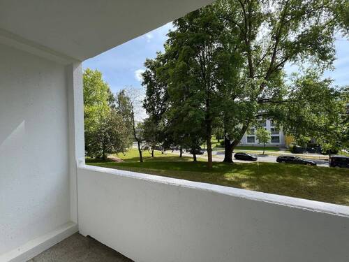 Blick - 2 Zimmer Etagenwohnung zur Miete in Chemnitz