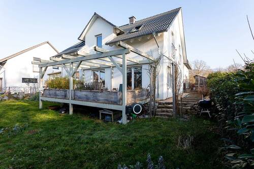 Terrasse + Garten - 6 Zimmer Einfamilienhaus zum Kaufen in Müllheim