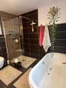 Badezimmer + Badewanne - 