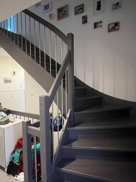 Eingang + Treppenaufgang - 