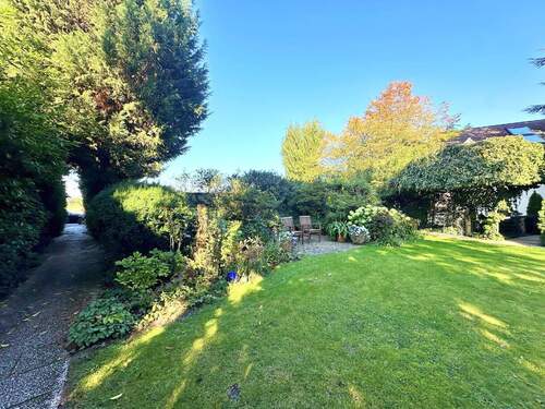 Garten - 5 Zimmer Etagenwohnung in Düsseldorf / Himmelgeist