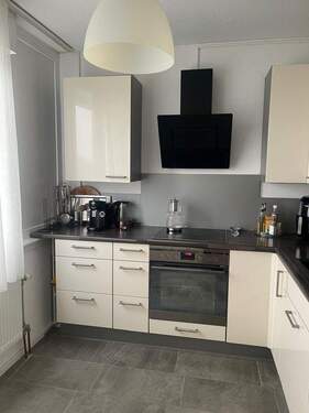 Einbauküche, mitvermietet - 