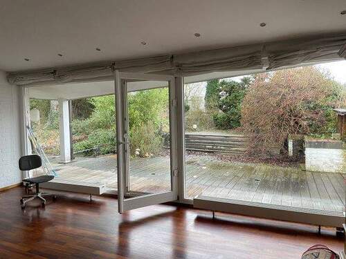 Blick auf Terrasse - Einfamilienhaus mit 185,00 m&sup2; in Erftstadt zum Kaufen