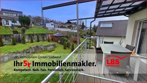 Balkon und Garten - Etagenwohnung mit 147,00 m&sup2; in Neuenbürg zum Kaufen