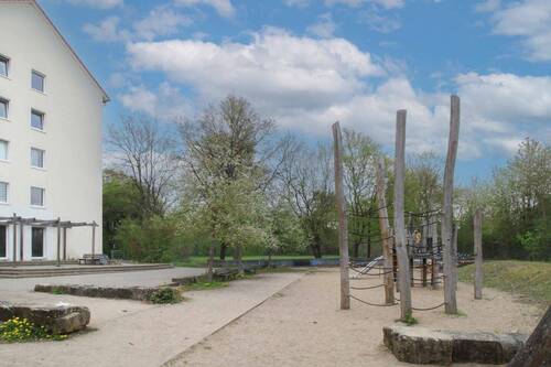 Spielplatz - 3 Zimmer Einfamilienhaus zum Kaufen in Hildesheim