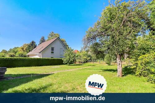 Grundstück - Zeitloser Altbau mit Potenzial: Solides 30er-Jahre-Haus mit möglicher Teilung