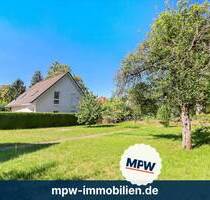 Zeitloser Altbau mit Potenzial: Solides 30er-Jahre-Haus mit möglicher Teilung - Berlin Biesdorf