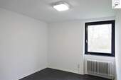 Zimmer I mit angrenzendem Badezimmer Bild I - 