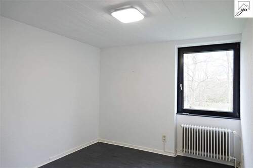 Zimmer I mit angrenzendem Badezimmer Bild I - 