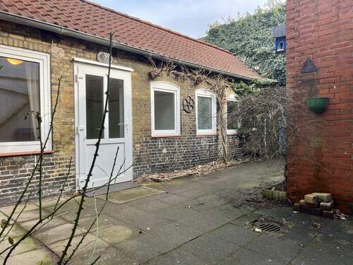 Innenhof - 7 Zimmer Einfamilienhaus zum Kaufen in Heide