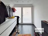 EG Eingang.jpg - 6 Zimmer Einfamilienhaus zum Kaufen in Tauberrettersheim