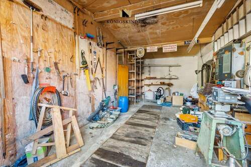 Schraubergarage mit integrieret Montagegrube... - 6 Zimmer Einfamilienhaus in Münsingen