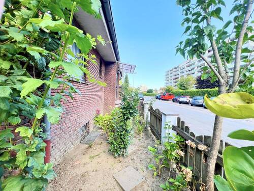 Außenansicht - 6 Zimmer Mehrfamilienhaus, Wohnhaus in Ratingen