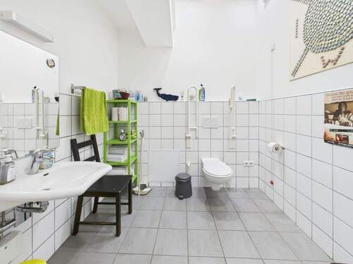 Gäste-WC (Ladenfläche) - 