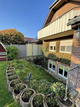 Garten mit Böschung - 