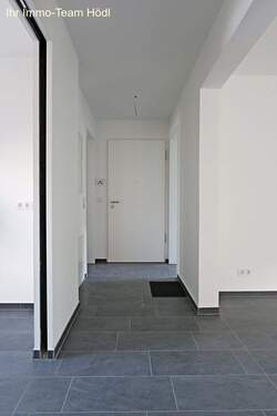 Flur/ Eingangsbereich - 3 Zimmer Etagenwohnung zur Miete in Stuttgart