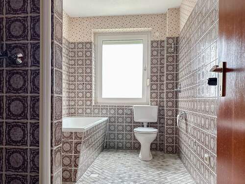 Badezimmer - Etagenwohnung mit 78,90 m&sup2; in Garbsen zum Kaufen