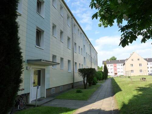Außenansicht - FÜR DIE KLEINE FAMILIE - 3-Zimmer-Wohnung mit Balkon