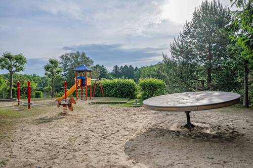 ... ein liebevoll angelegter Kinderspielplatz - 