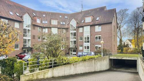 Hausansicht - 3-Zimmer Wohnung mit Loggia, Keller und Tiefgarage - Zentral in Burgdorf, unweit vom Bahnhof