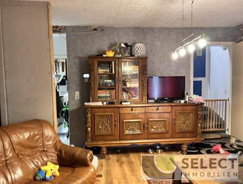 Wohnzimmer - 4 Zimmer Mehrfamilienhaus, Wohnhaus in Nohfelden