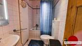 Badezimmer mit Fenster - 