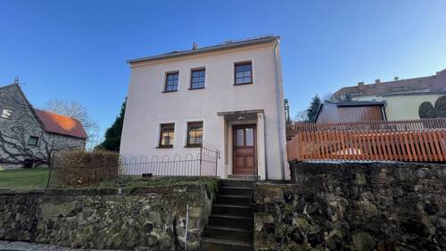 Außenansicht - Die Lage überzeugt! - 75.000,00 EUR Kaufpreis, ca.  66,00 m² Wohnfläche