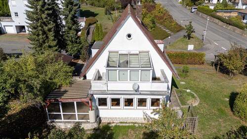 Außenansicht - Zweifamilienhaus mit großem Garten und Potenzial! - Coburg