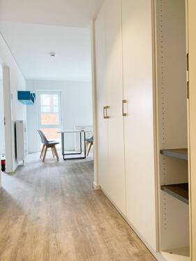 Eingang mit Einbauschrank - 