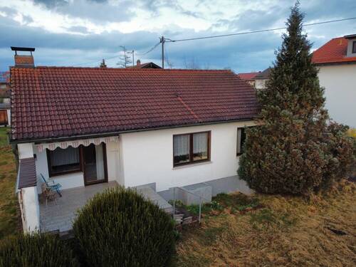 Drohne Haus vorne links - 