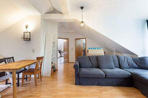 Wohnzimmer - Etagenwohnung mit 74,10 m&sup2; in Bonn zum Kaufen