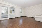 Wohnzimmer mit Zugang zum... - 