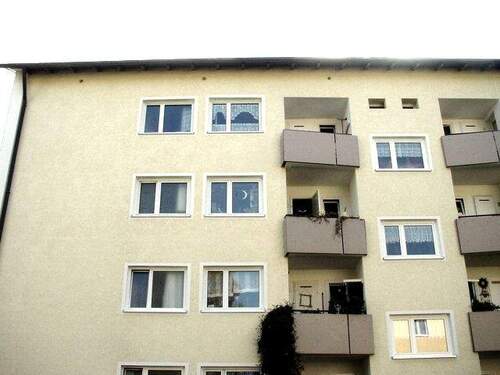 Eingangsseite-Küchenbalkone Bild 2 - 