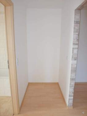 Abstellecke - neben Bad - 