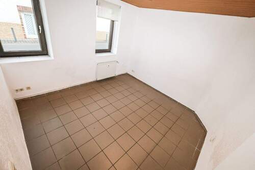 EG - Wohnzimmer - 9 Zimmer Mehrfamilienhaus, Wohnhaus zum Kaufen in Ludwigshöhe