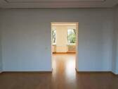 Blick aus Zimmer 3 in Zimmer 4 - 