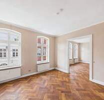 Ihr neuer Standort für Erfolg: Frisch renovierte und vielseitige Büroflächen im Herzen von Husum!