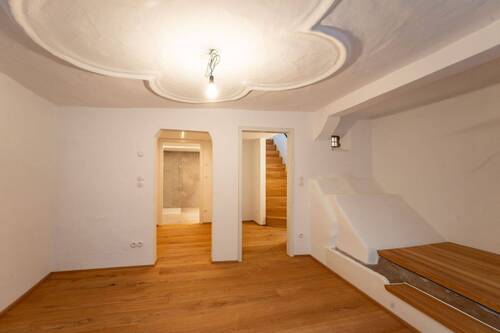 Schlafzimmer mit Ankleide und Bad - 