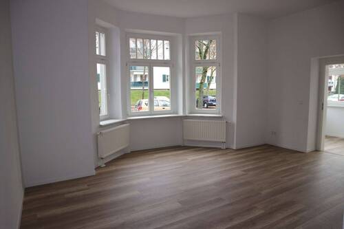 Wohnzimmer - 2 Monate kaltmietfrei - helle Räume - Tageslichtküche - Gäste-WC