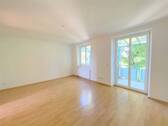 Wohnzimmer - Gemütliche 2-Raum-Wohnung mit Balkon & Tageslichtbad in ruhiger Lage
